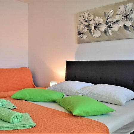 Rooms In Family House Vera Mundanije المظهر الخارجي الصورة