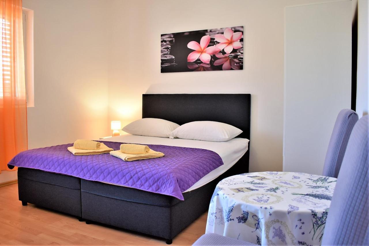 Rooms In Family House Vera Mundanije المظهر الخارجي الصورة