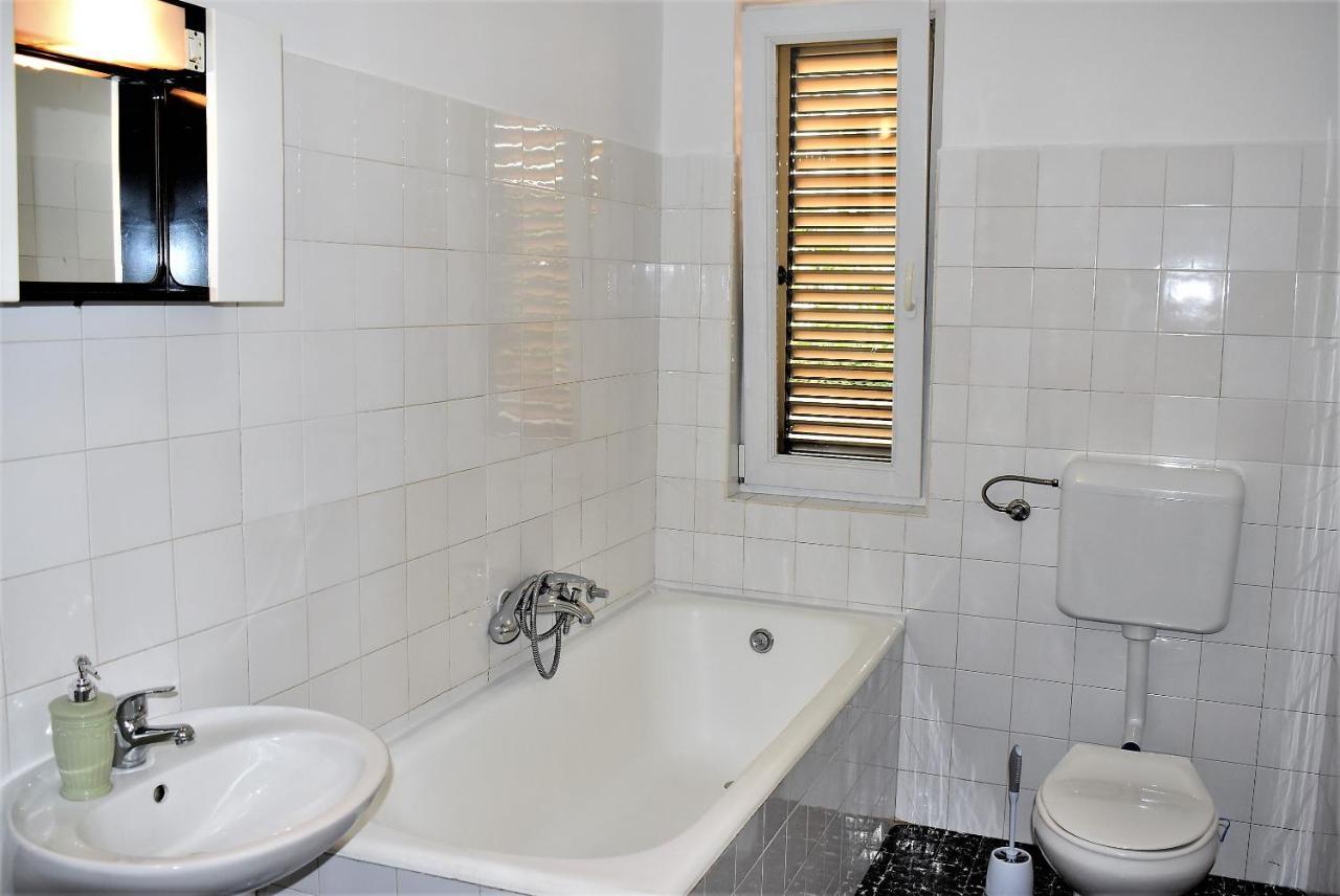 Rooms In Family House Vera Mundanije المظهر الخارجي الصورة